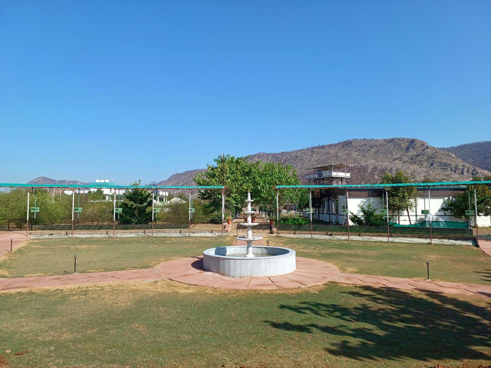 אלוואר Shivir Aranya - Wilderness Resort מראה חיצוני תמונה
