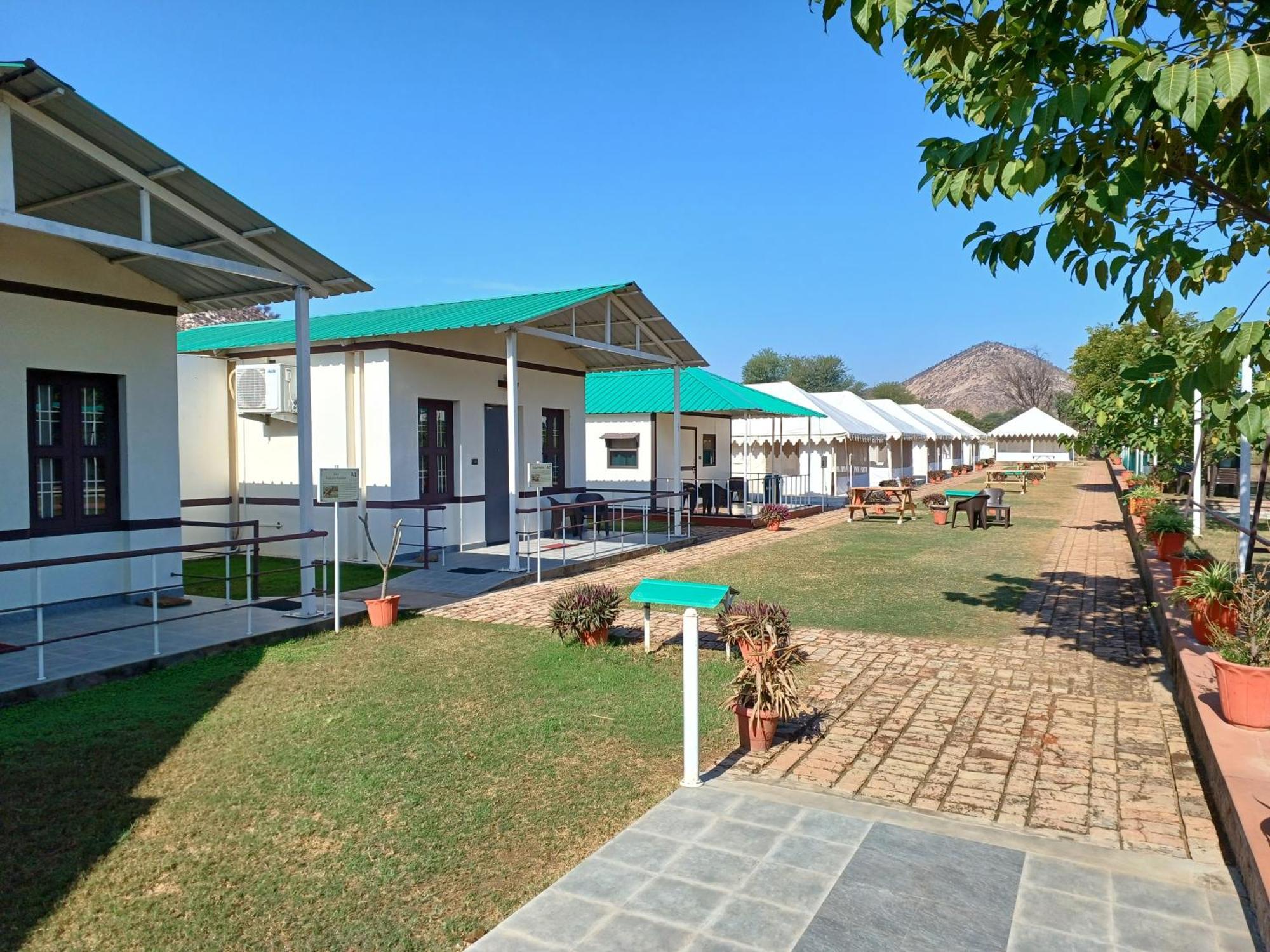 אלוואר Shivir Aranya - Wilderness Resort מראה חיצוני תמונה