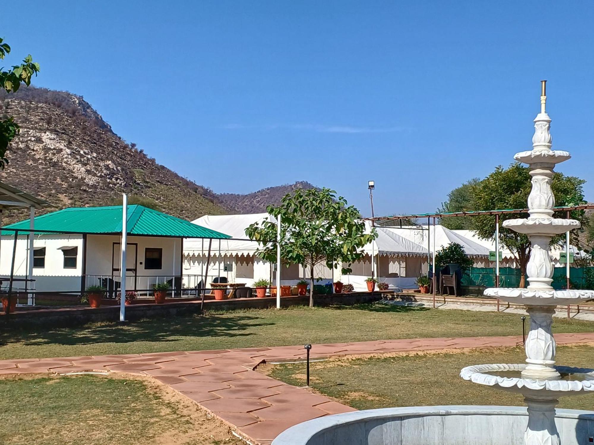 אלוואר Shivir Aranya - Wilderness Resort מראה חיצוני תמונה